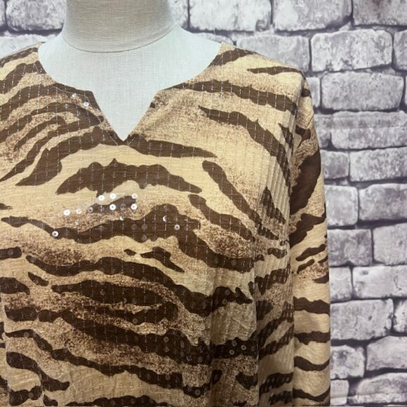 Alfred Dunner Brown & Beige Notched V-Neck Blouse Size 1X - Picture 2 of 7